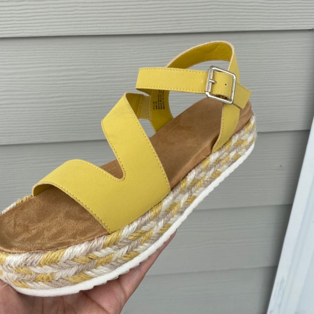 platform sandals - Picture 3 of 3